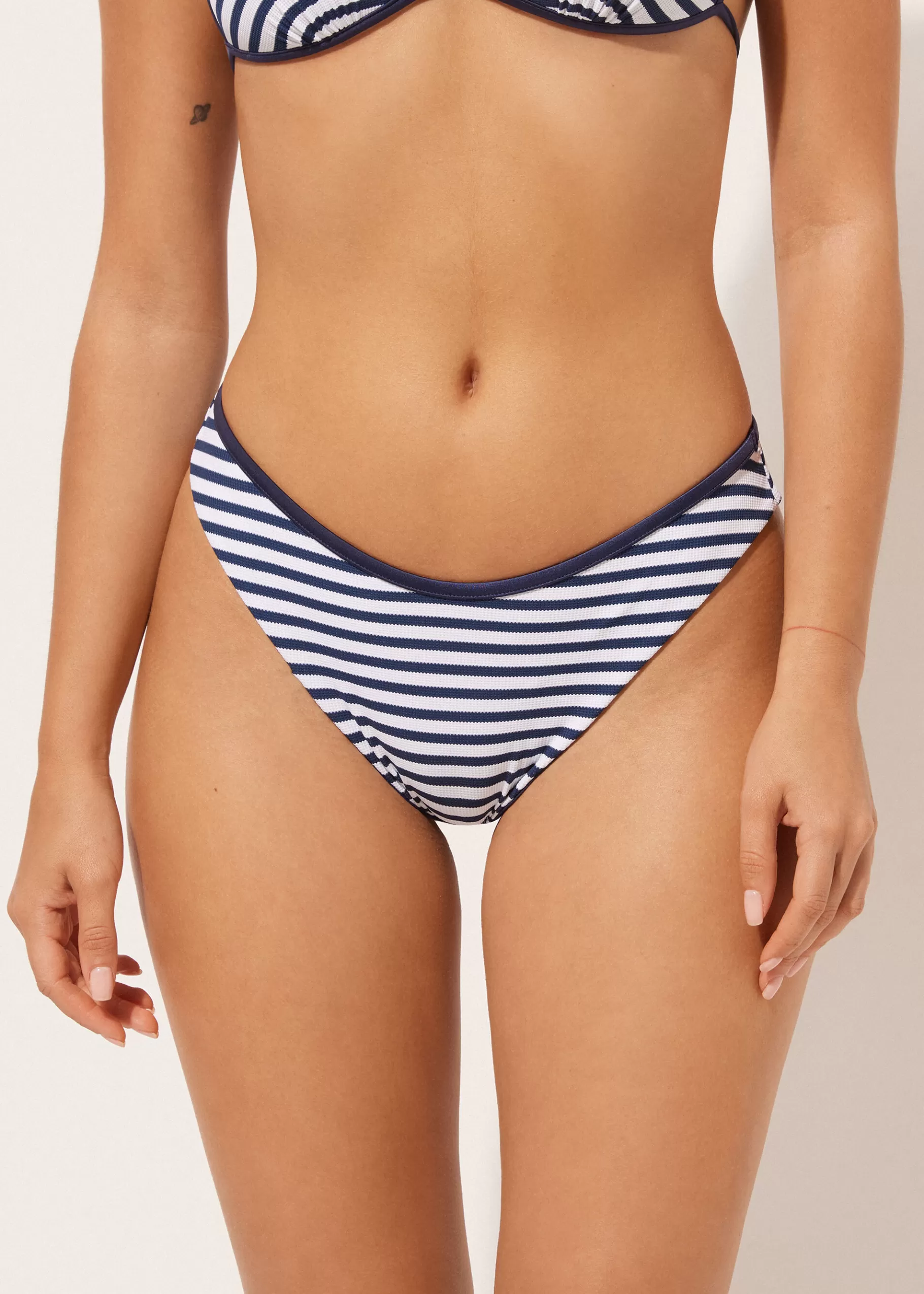 Discount Brasiliana Costume Nautical Stripes Donna Slip Bikini